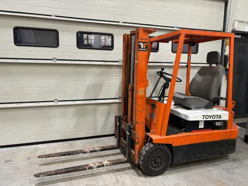 Toyota FBE 18  - Chariot élévateur électrique: photos 3 Toyota FBE 18  - Chariot élévateur électrique: photos 3