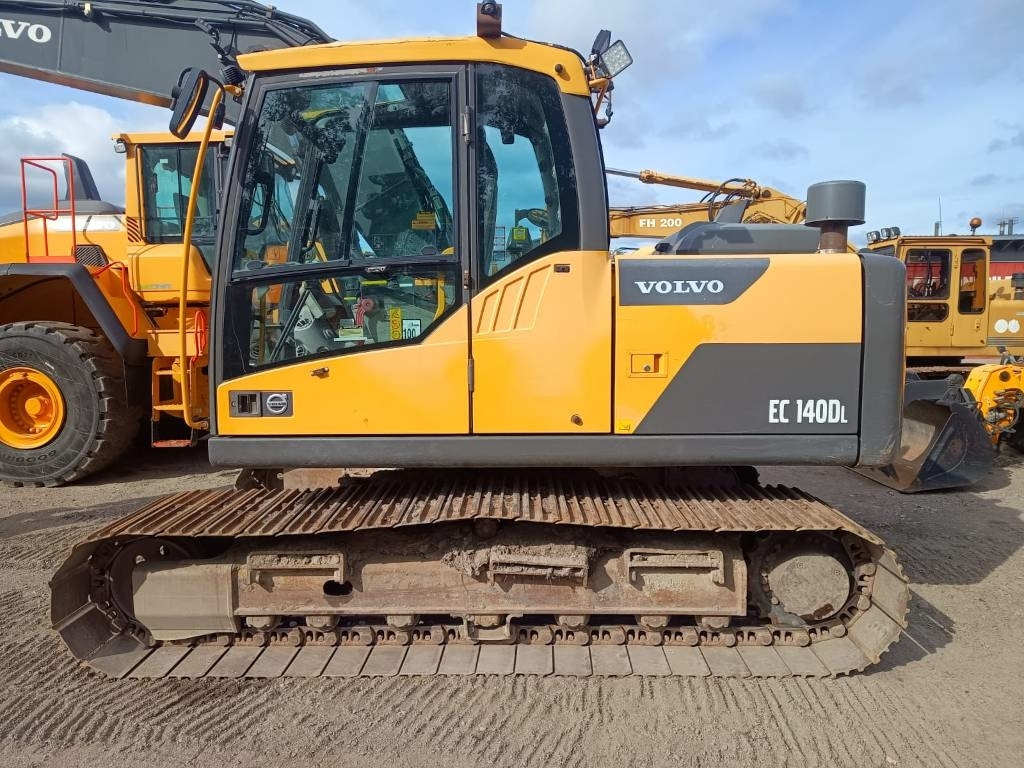 Volvo EC140DL PYÖRITTÄJÄLLÄ - Pelle sur chenille: photos 1 Volvo EC140DL PYÖRITTÄJÄLLÄ - Pelle sur chenille: photos 1