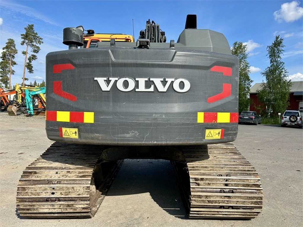 Volvo EC140EL SUOALUSTA - Pelle sur chenille: photos 3 Volvo EC140EL SUOALUSTA - Pelle sur chenille: photos 3