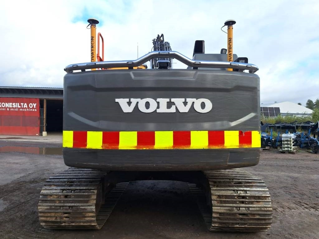 Volvo EC220EL HUIPPUVARUSTEILLA - Pelle sur chenille: photos 3 Volvo EC220EL HUIPPUVARUSTEILLA - Pelle sur chenille: photos 3