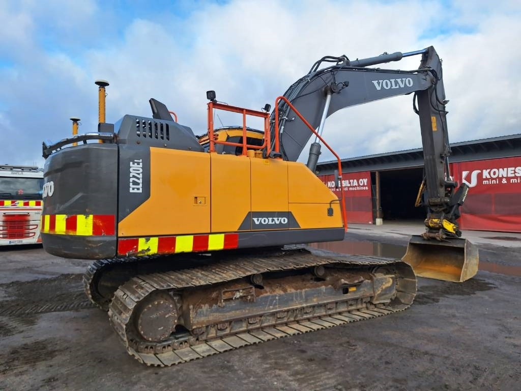Volvo EC220EL HUIPPUVARUSTEILLA - Pelle sur chenille: photos 4 Volvo EC220EL HUIPPUVARUSTEILLA - Pelle sur chenille: photos 4