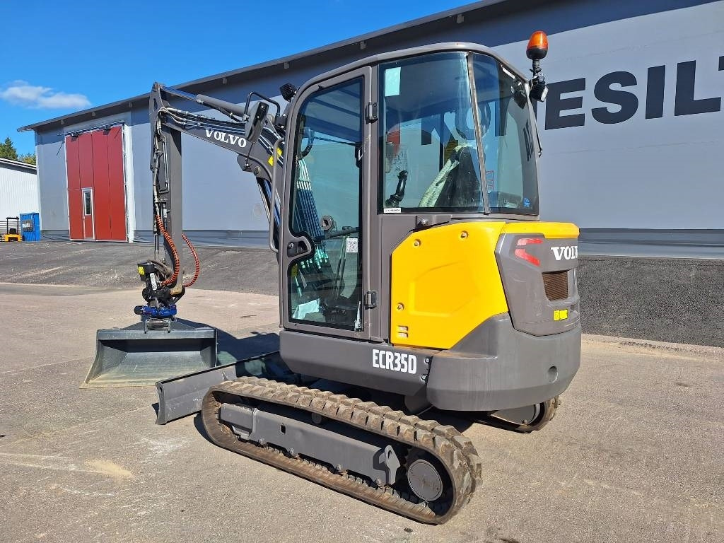 Volvo EC35D PYÖRITTÄJÄLLÄ - Mini pelle: photos 2 Volvo EC35D PYÖRITTÄJÄLLÄ - Mini pelle: photos 2