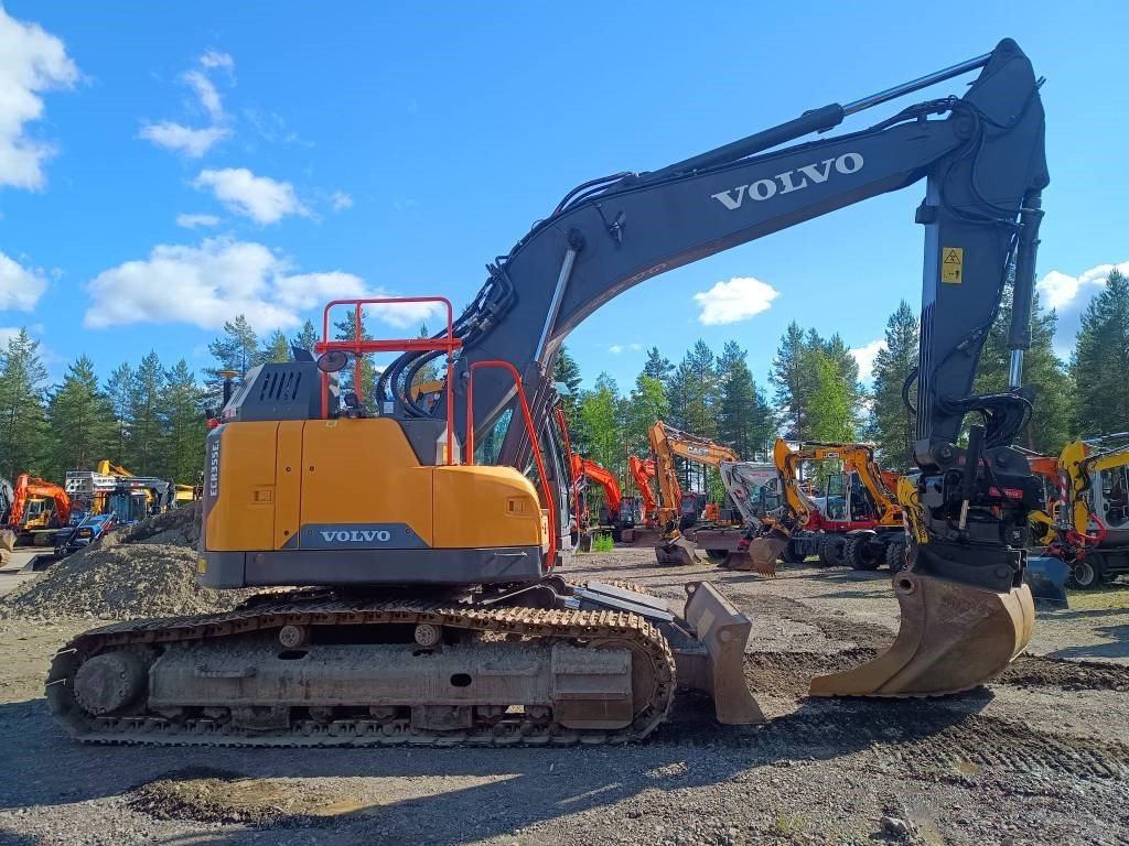 Volvo ECR355E DOZER PYÖRITTÄJÄ, 3D-LAITTEET - Pelle sur chenille: photos 5 Volvo ECR355E DOZER PYÖRITTÄJÄ, 3D-LAITTEET - Pelle sur chenille: photos 5