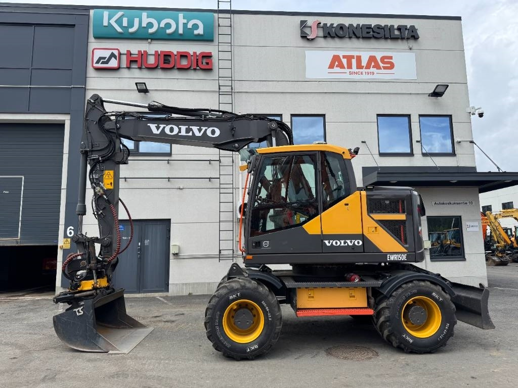 Volvo EWR150E ENGCON+PIHDIT - Pelle sur pneus: photos 1 Volvo EWR150E ENGCON+PIHDIT - Pelle sur pneus: photos 1