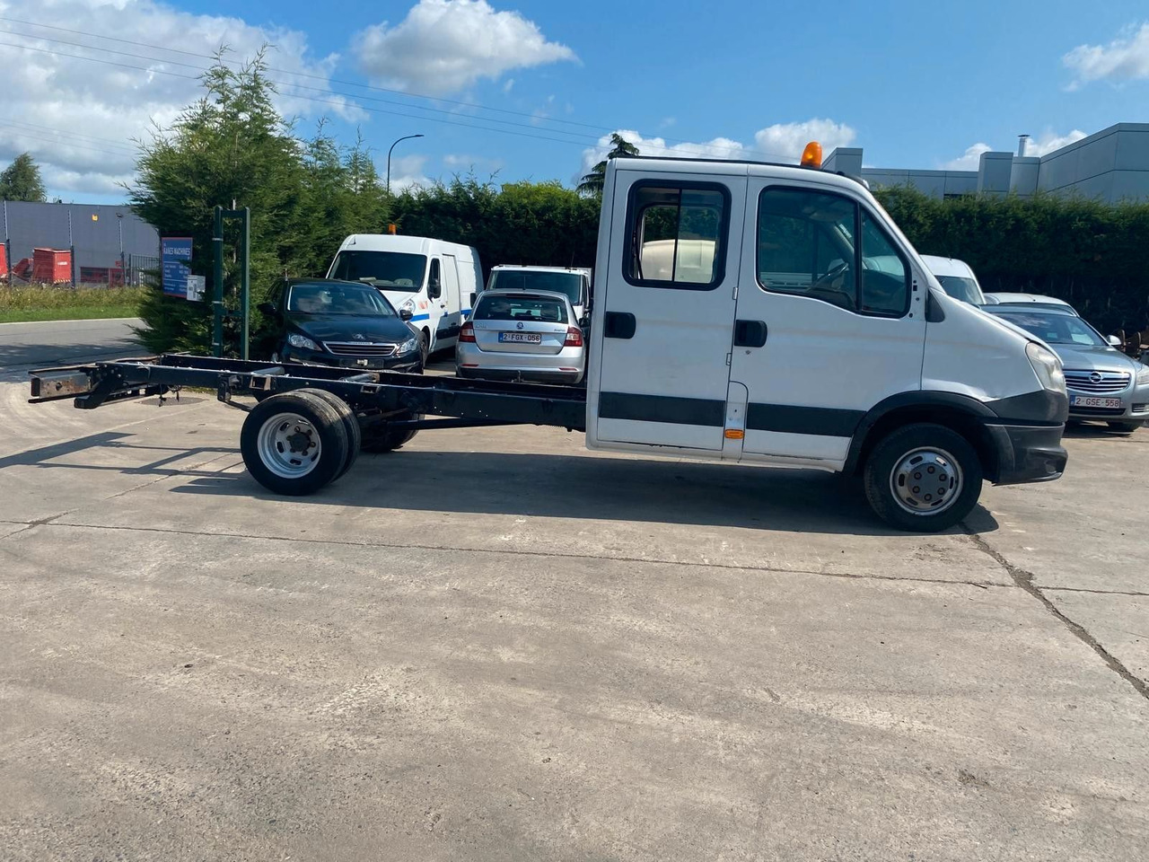 Iveco Daily 3.0 HPI. Doka 7 Sitze. Für Ersatzteile. - Châssis cabine: photos 1 Iveco Daily 3.0 HPI. Doka 7 Sitze. Für Ersatzteile. - Châssis cabine: photos 1