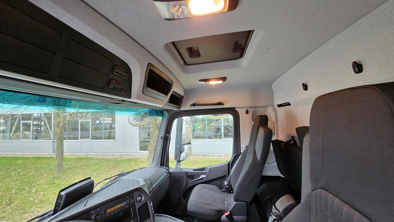 Tracteur routier neuf MERCEDES-BENZ Actros 3340 S 6x4 ADR Euro 3 Tractor Head: photos 13