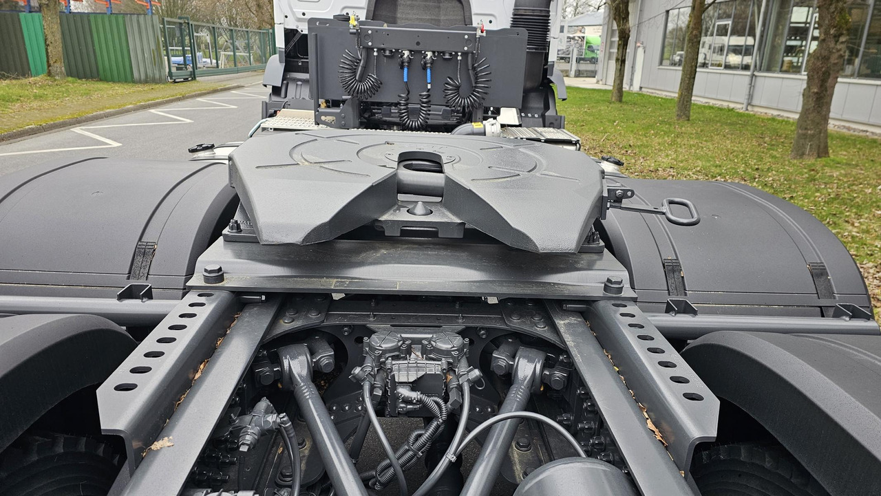 Tracteur routier neuf MERCEDES-BENZ Actros 3340 S 6x4 ADR Euro 3 Tractor Head: photos 6