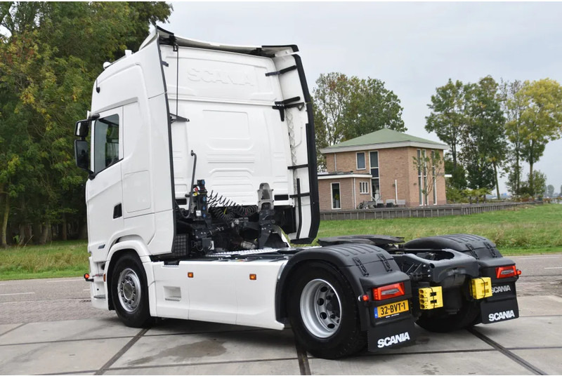 Scania S460 NGS 4x2NB - ONLY 71 TKM - FULL AIR - PARK. AIRCO - LEATHER SEATS - 2 x FUEL TANKS - LED LIGHTS - EXCELLENT CONDITION - - Tracteur routier: photos 3 Scania S460 NGS 4x2NB - ONLY 71 TKM - FULL AIR - PARK. AIRCO - LEATHER SEATS - 2 x FUEL TANKS - LED LIGHTS - EXCELLENT CONDITION - - Tracteur routier: photos 3