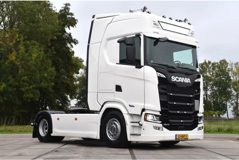 Scania S460 NGS 4x2NB - ONLY 71 TKM - FULL AIR - PARK. AIRCO - LEATHER SEATS - 2 x FUEL TANKS - LED LIGHTS - EXCELLENT CONDITION - - Tracteur routier: photos 1 Scania S460 NGS 4x2NB - ONLY 71 TKM - FULL AIR - PARK. AIRCO - LEATHER SEATS - 2 x FUEL TANKS - LED LIGHTS - EXCELLENT CONDITION - - Tracteur routier: photos 1