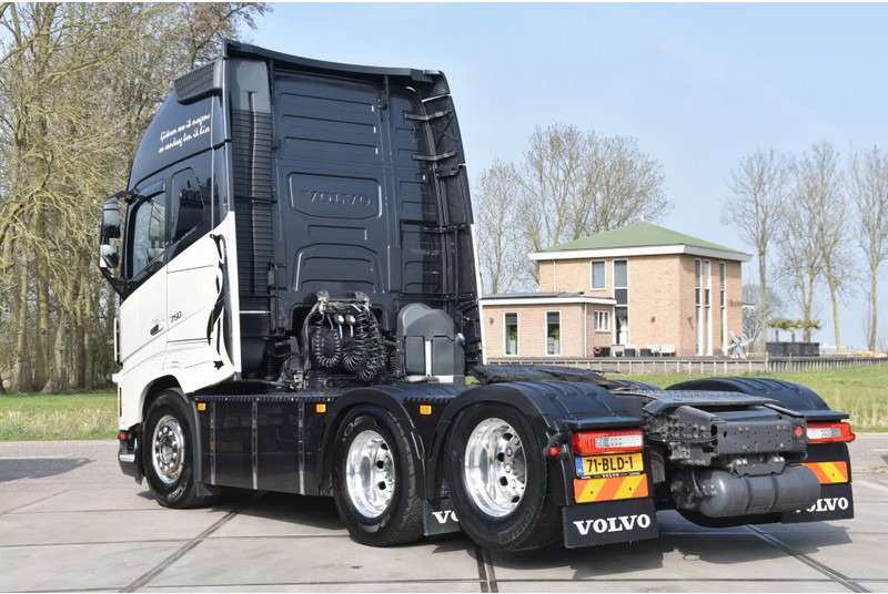 Volvo FH 16.750 Globetrotter XL 6x2 - RETARDER - FULL AIR - PARK. AIRCO - DYNAMIC STEERING - SLIDING FIFTH WHEEL - ALCOA'S - TOP CONDI - Tracteur routier: photos 3 Volvo FH 16.750 Globetrotter XL 6x2 - RETARDER - FULL AIR - PARK. AIRCO - DYNAMIC STEERING - SLIDING FIFTH WHEEL - ALCOA'S - TOP CONDI - Tracteur routier: photos 3