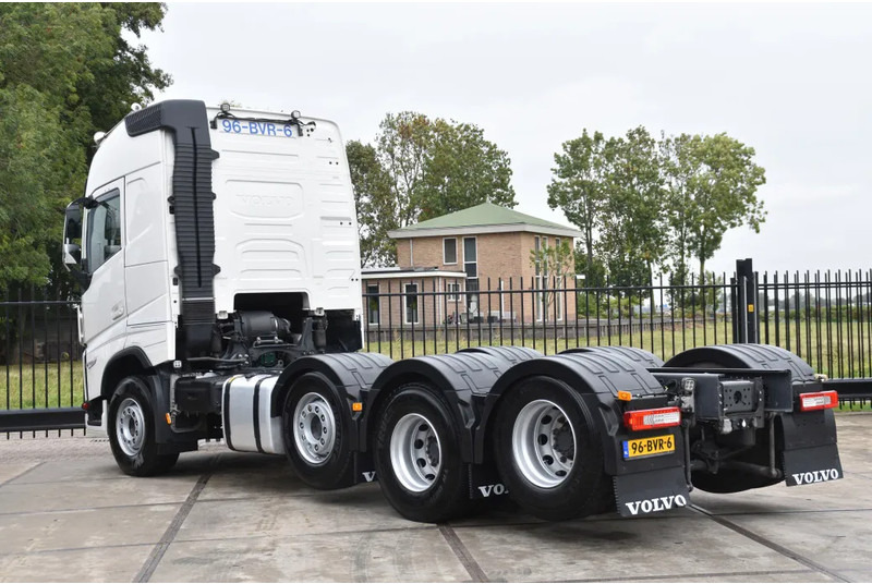 Volvo FH 500 Globe 8x2/4 - 147 TKM - PARK. AIRCO - 10 TONS FRONT AXLE - LEATHER SEATS - PTO - LED LIGHTS - TOP CONDITION - - Châssis cabine: photos 3 Volvo FH 500 Globe 8x2/4 - 147 TKM - PARK. AIRCO - 10 TONS FRONT AXLE - LEATHER SEATS - PTO - LED LIGHTS - TOP CONDITION - - Châssis cabine: photos 3