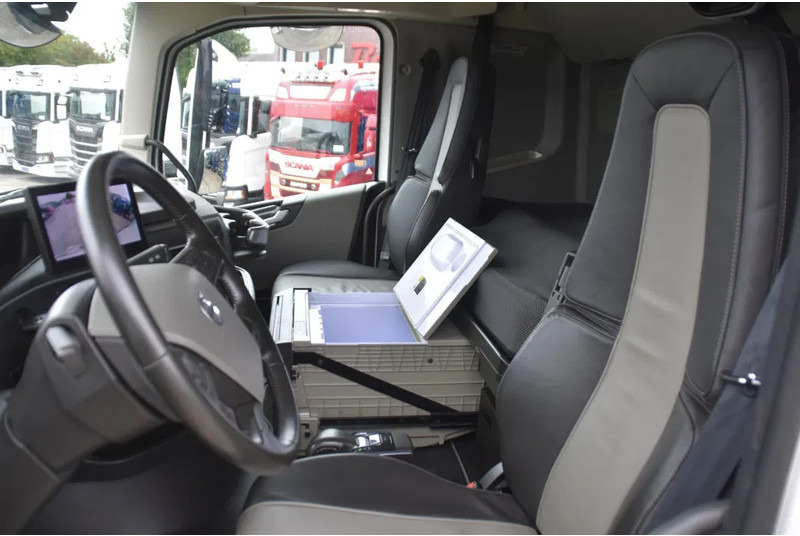 Volvo FH 500 Globe 8x2/4 - 147 TKM - PARK. AIRCO - 10 TONS FRONT AXLE - LEATHER SEATS - PTO - LED LIGHTS - TOP CONDITION - - Châssis cabine: photos 5 Volvo FH 500 Globe 8x2/4 - 147 TKM - PARK. AIRCO - 10 TONS FRONT AXLE - LEATHER SEATS - PTO - LED LIGHTS - TOP CONDITION - - Châssis cabine: photos 5