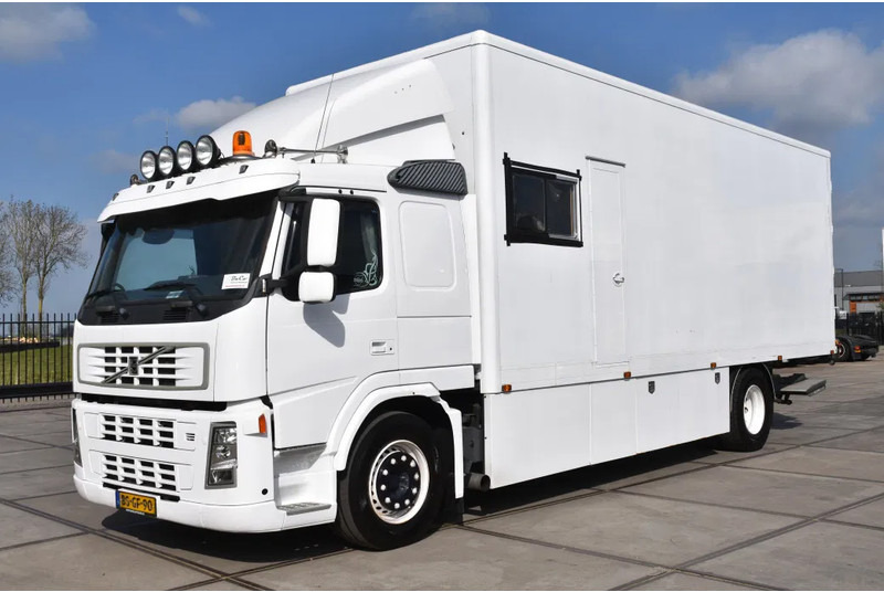Volvo FM 380 4x2 - EURO 3 - 755 TKM - SPECIAL INTERIOR - LIVING - TV - DOUCHE - TOILET - ELEVATOR - GOOD CONDITION - - Camion fourgon: photos 1 Volvo FM 380 4x2 - EURO 3 - 755 TKM - SPECIAL INTERIOR - LIVING - TV - DOUCHE - TOILET - ELEVATOR - GOOD CONDITION - - Camion fourgon: photos 1