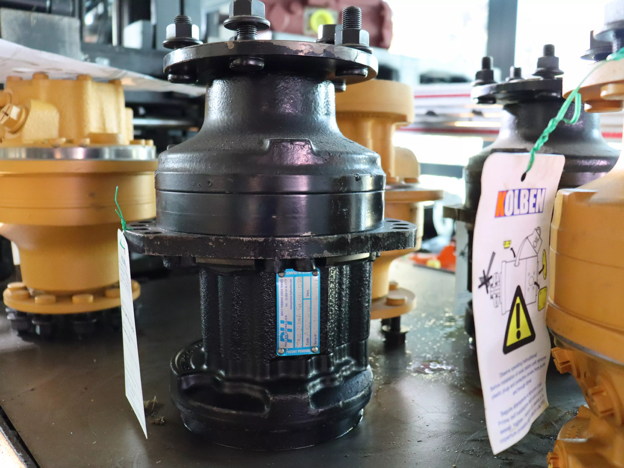 POCLAIN MSE02-2-DEA-F03-1120-DJP0 - Moteur hydraulique pour Engins de chantier: photos 1 POCLAIN MSE02-2-DEA-F03-1120-DJP0 - Moteur hydraulique pour Engins de chantier: photos 1