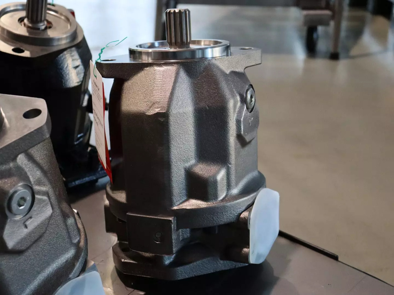 REXROTH A10VO71DRG/31R-VSC92K01 - Pièces de rechange pour Matériel de manutention: photos 3 REXROTH A10VO71DRG/31R-VSC92K01 - Pièces de rechange pour Matériel de manutention: photos 3