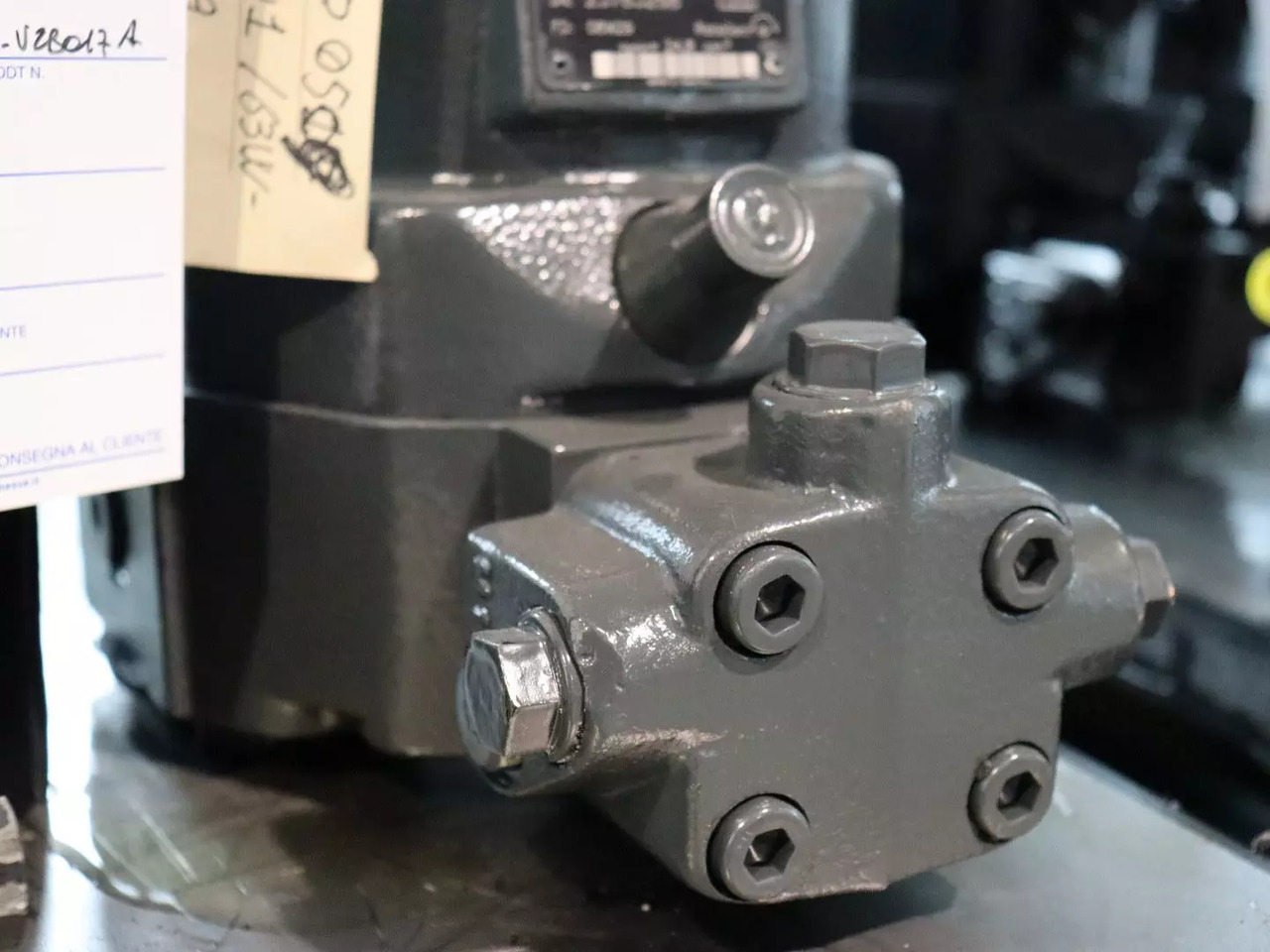 REXROTH A6VM80HA1U1/63W-VBZ017TA - Pièces de rechange pour Matériel de manutention: photos 2 REXROTH A6VM80HA1U1/63W-VBZ017TA - Pièces de rechange pour Matériel de manutention: photos 2