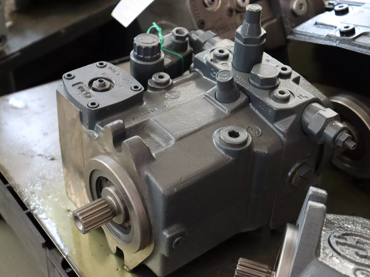 REXROTH A10VG45DA1D2/10R-NSC10F015SH - Pompe hydraulique pour Matériel de manutention: photos 2 REXROTH A10VG45DA1D2/10R-NSC10F015SH - Pompe hydraulique pour Matériel de manutention: photos 2