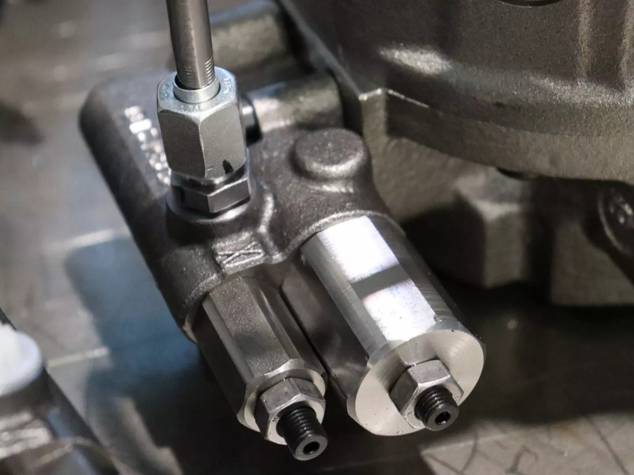 REXROTH A10VO28DFLR/31R-VSC62K01 - Moteur hydraulique pour Engins de chantier: photos 2 REXROTH A10VO28DFLR/31R-VSC62K01 - Moteur hydraulique pour Engins de chantier: photos 2