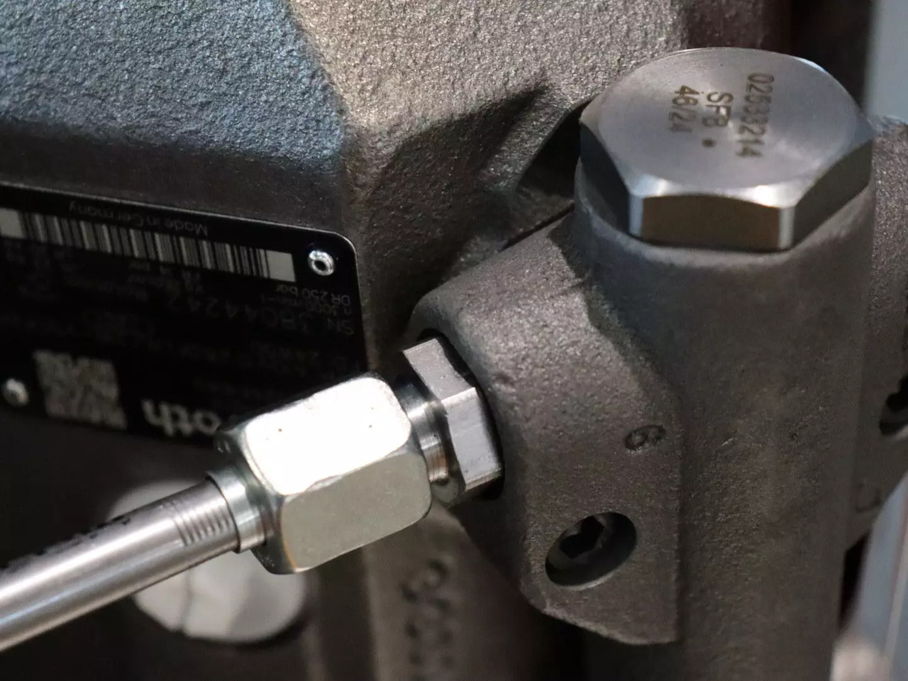 REXROTH A10VO28DFLR/31R-VSC62K01 - Moteur hydraulique pour Engins de chantier: photos 3 REXROTH A10VO28DFLR/31R-VSC62K01 - Moteur hydraulique pour Engins de chantier: photos 3