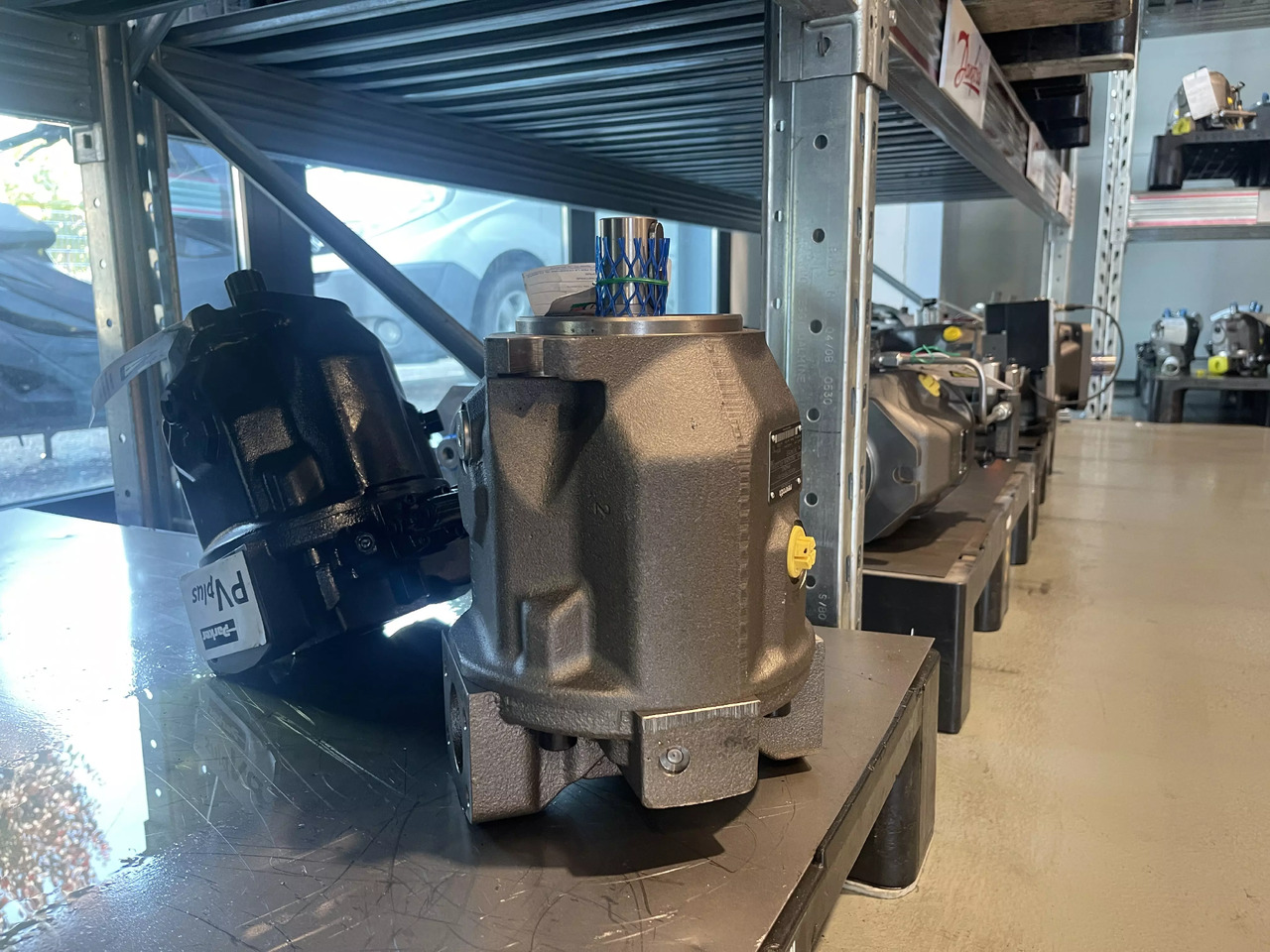 REXROTH A10VSO71DFR1/31L-VPA42N00 - Pompe hydraulique pour Matériel de manutention: photos 1 REXROTH A10VSO71DFR1/31L-VPA42N00 - Pompe hydraulique pour Matériel de manutention: photos 1