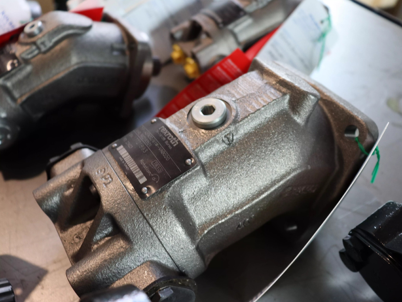 REXROTH A2FM63/61W-VAB020 - Moteur hydraulique pour Engins de chantier: photos 2 REXROTH A2FM63/61W-VAB020 - Moteur hydraulique pour Engins de chantier: photos 2