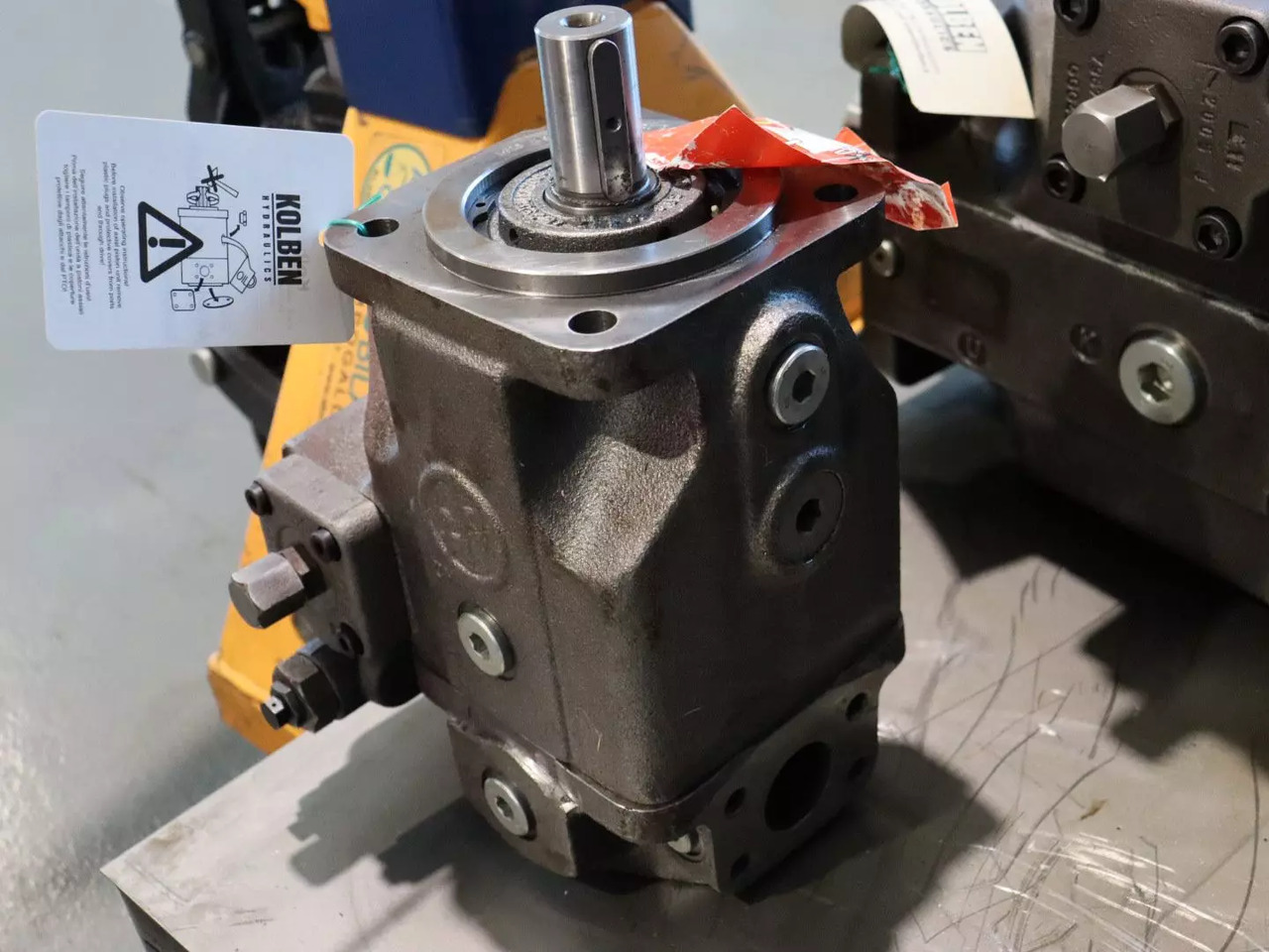 REXROTH A4VSO40DR/10R-PPB13N00 - Moteur hydraulique pour Matériel de manutention: photos 2 REXROTH A4VSO40DR/10R-PPB13N00 - Moteur hydraulique pour Matériel de manutention: photos 2
