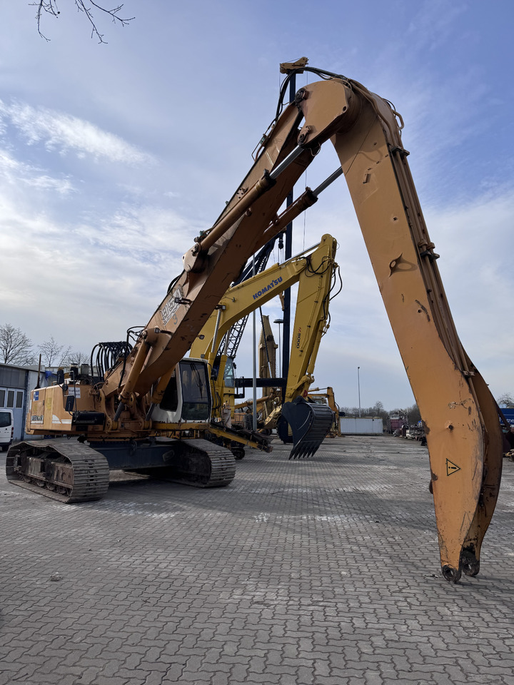 LIEBHERR R954BHDW material handler with elevation cab - Pelle de manutention: photos 2 LIEBHERR R954BHDW material handler with elevation cab - Pelle de manutention: photos 2