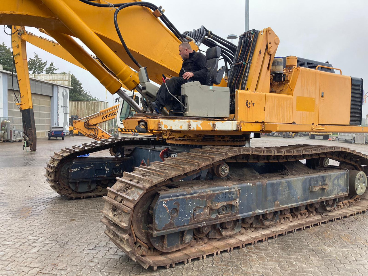 LIEBHERR R964BEW - Pelle de démolition: photos 2 LIEBHERR R964BEW - Pelle de démolition: photos 2