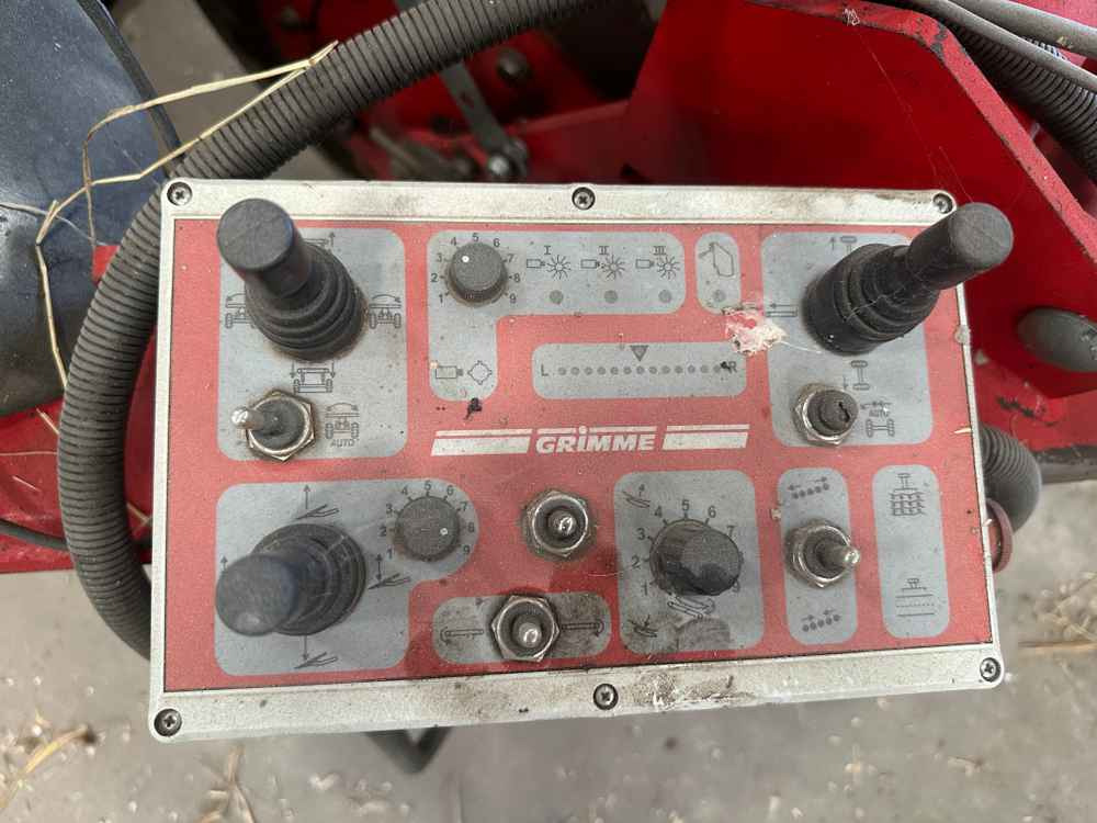 Grimme CS-150 RotaPower - Arracheuse de pommes de terre: photos 3 Grimme CS-150 RotaPower - Arracheuse de pommes de terre: photos 3