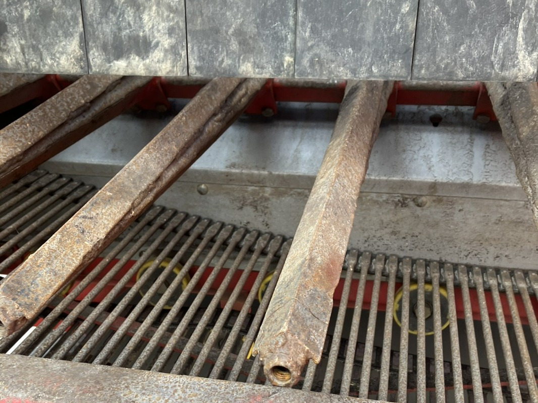 Grimme CS-170 RP XL - Arracheuse de pommes de terre: photos 3 Grimme CS-170 RP XL - Arracheuse de pommes de terre: photos 3