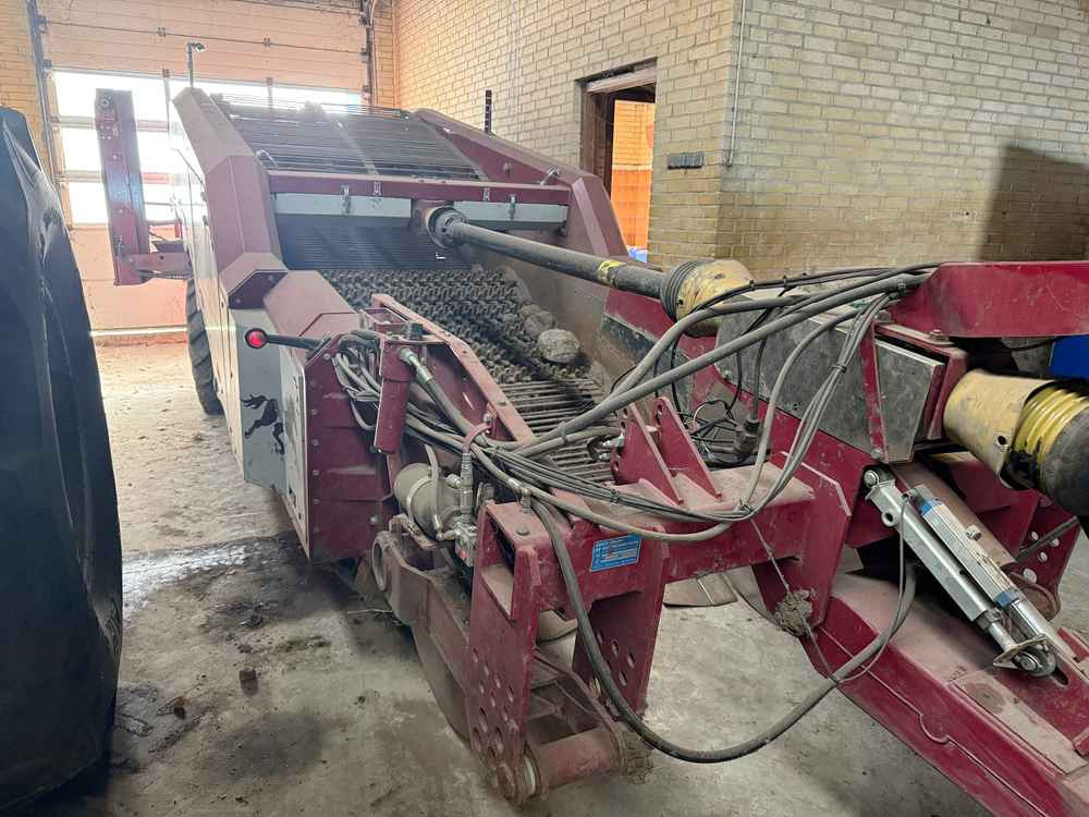 Scanstone ScanStone RGS4213/5SD - Arracheuse de pommes de terre: photos 1 Scanstone ScanStone RGS4213/5SD - Arracheuse de pommes de terre: photos 1