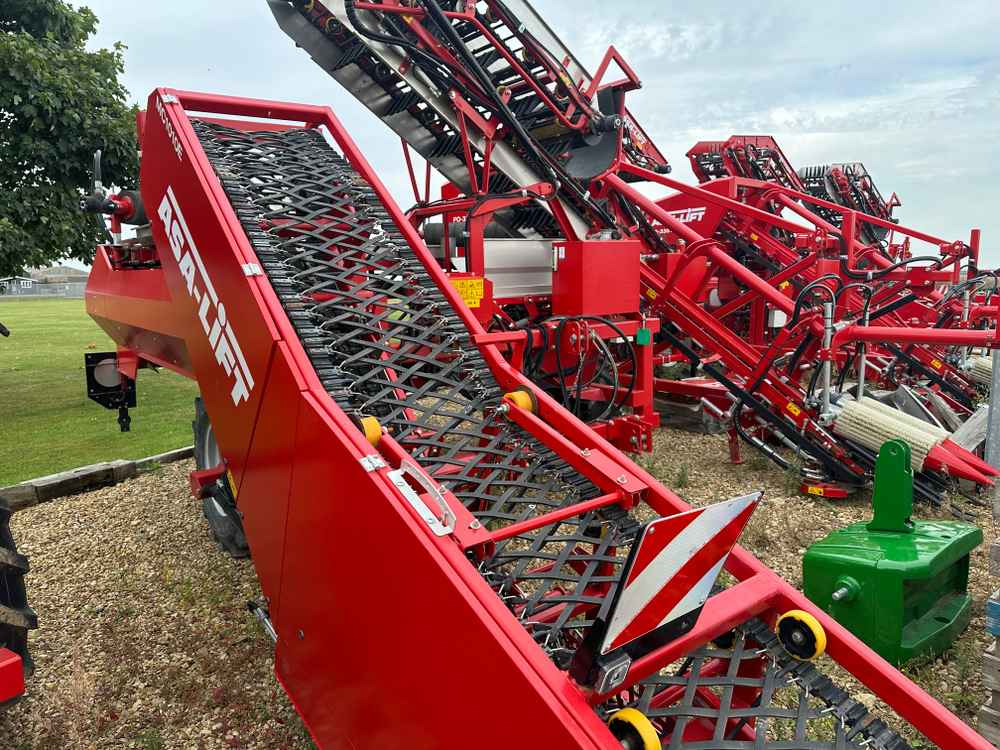 ASA-Lift MC1010E - Machine à vendanger: photos 3 ASA-Lift MC1010E - Machine à vendanger: photos 3