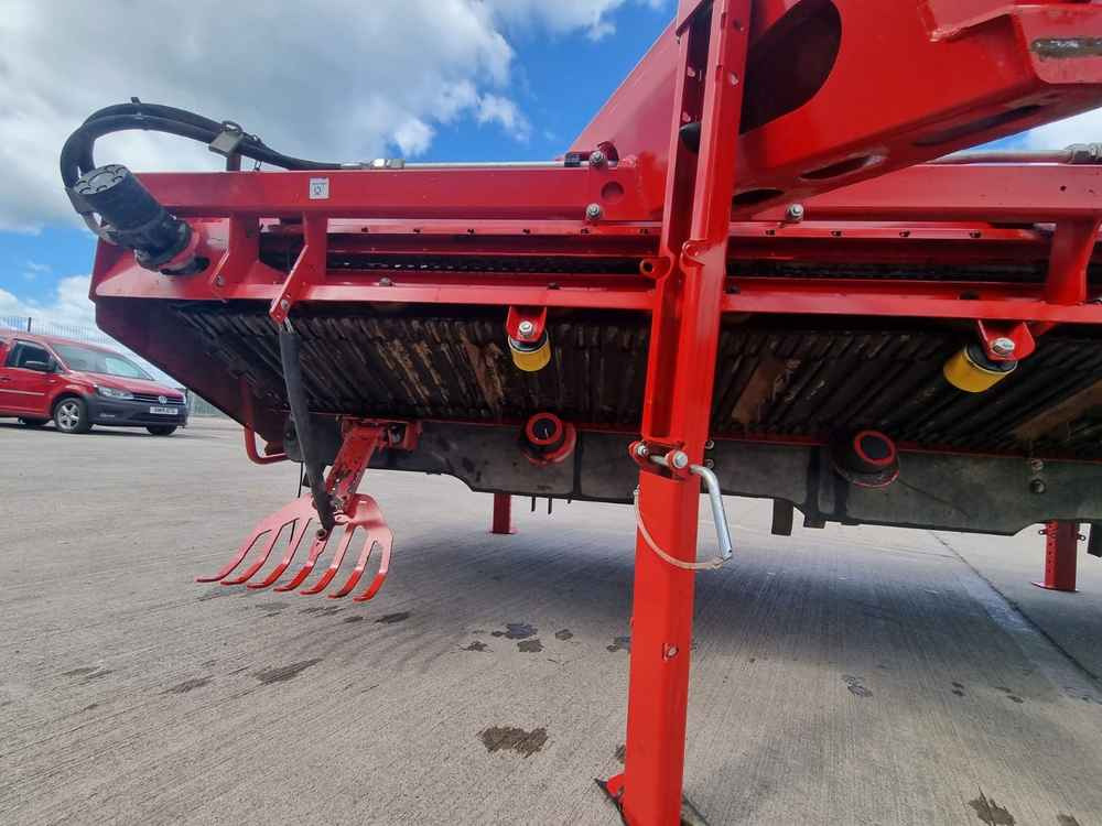 Grimme Grimme, HT 400, Front Mounted, 4 Row, Topper For Self-Propelled - Matériel de récolte: photos 3 Grimme Grimme, HT 400, Front Mounted, 4 Row, Topper For Self-Propelled - Matériel de récolte: photos 3