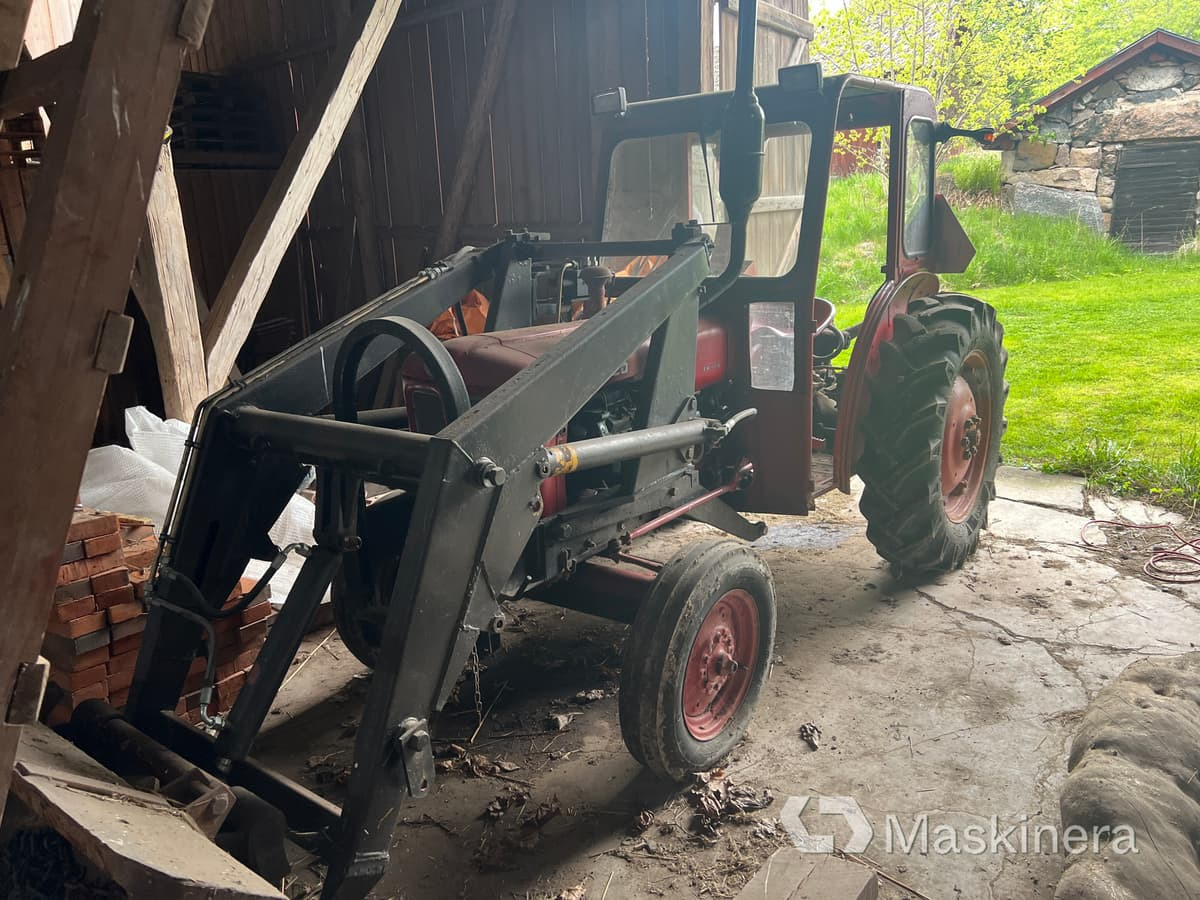 Bolinder Munktell 320 Traktor Volvo BM 320 med lastare - Tracteur agricole: photos 1 Bolinder Munktell 320 Traktor Volvo BM 320 med lastare - Tracteur agricole: photos 1