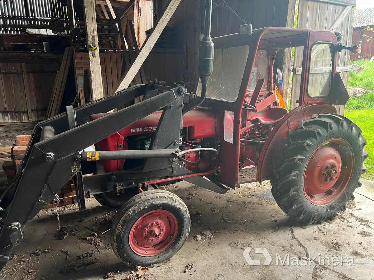 Bolinder Munktell 320 Traktor Volvo BM 320 med lastare - Tracteur agricole: photos 2 Bolinder Munktell 320 Traktor Volvo BM 320 med lastare - Tracteur agricole: photos 2