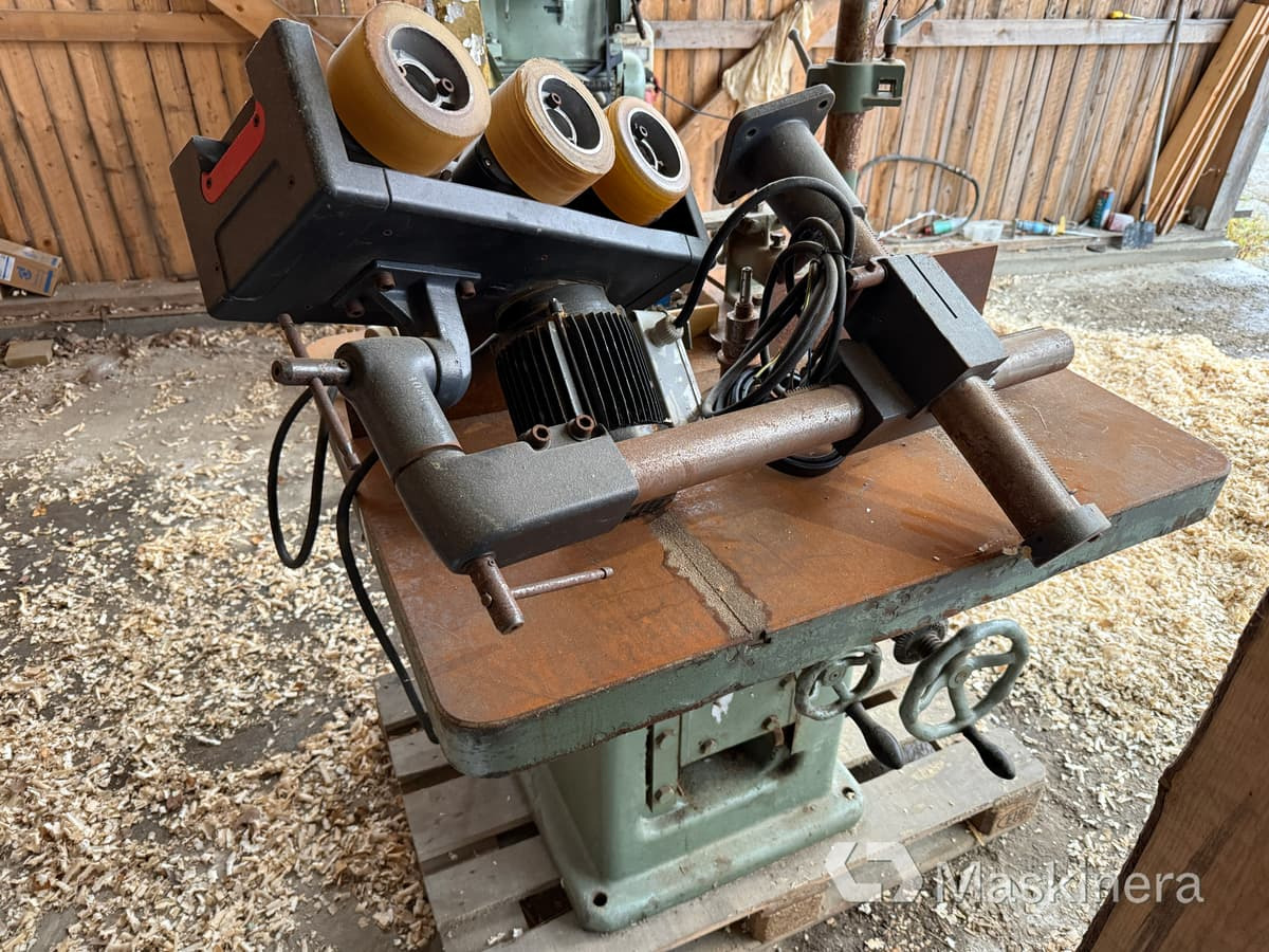 Bordsfräs med matarverk Jonsereds - Matériel de chantier: photos 4 Bordsfräs med matarverk Jonsereds - Matériel de chantier: photos 4