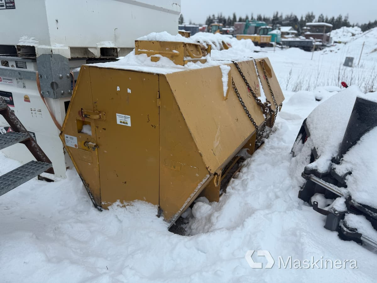 Färmartanken 31 A/Y Bränsletank Färmartanken 3000 liter - Cuve de stockage: photos 1 Färmartanken 31 A/Y Bränsletank Färmartanken 3000 liter - Cuve de stockage: photos 1