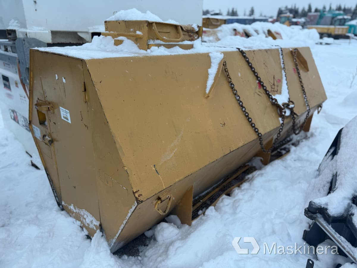 Färmartanken 31 A/Y Bränsletank Färmartanken 3000 liter - Cuve de stockage: photos 4 Färmartanken 31 A/Y Bränsletank Färmartanken 3000 liter - Cuve de stockage: photos 4