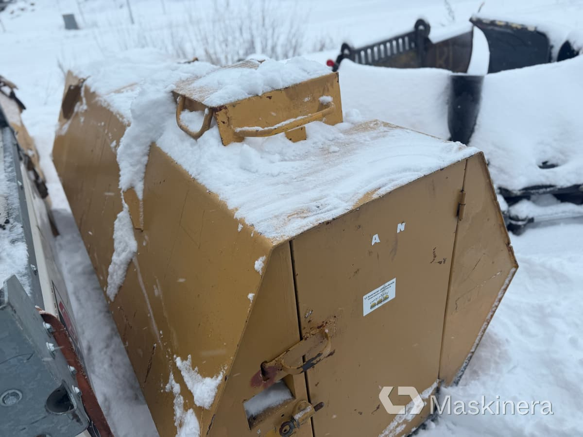 Färmartanken 31 A/Y Bränsletank Färmartanken 3000 liter - Cuve de stockage: photos 2 Färmartanken 31 A/Y Bränsletank Färmartanken 3000 liter - Cuve de stockage: photos 2