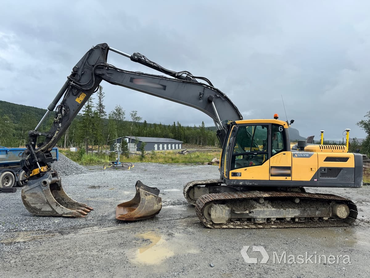 Grävmaskin Volvo EC220DL med tillbehör - Pelle sur chenille: photos 2 Grävmaskin Volvo EC220DL med tillbehör - Pelle sur chenille: photos 2
