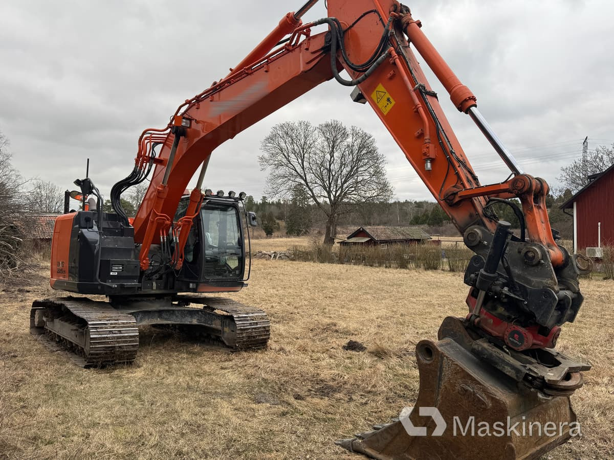 Grävmaskin Hitachi ZX225USLC-5B med redskap - Pelle sur chenille: photos 3 Grävmaskin Hitachi ZX225USLC-5B med redskap - Pelle sur chenille: photos 3