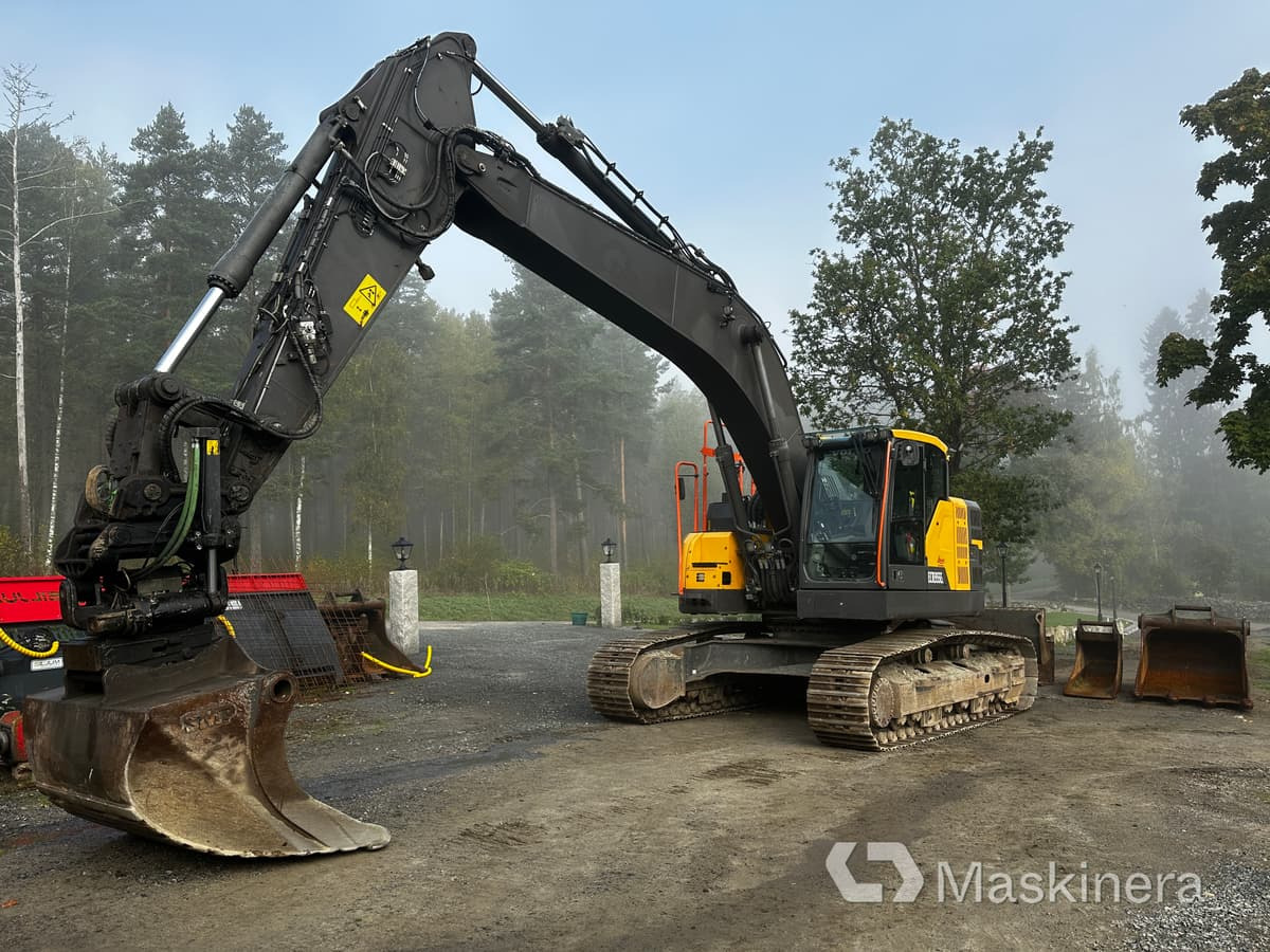 Grävmaskin Volvo ECR355EL GPS & tillbehör - Pelle sur chenille: photos 1 Grävmaskin Volvo ECR355EL GPS & tillbehör - Pelle sur chenille: photos 1