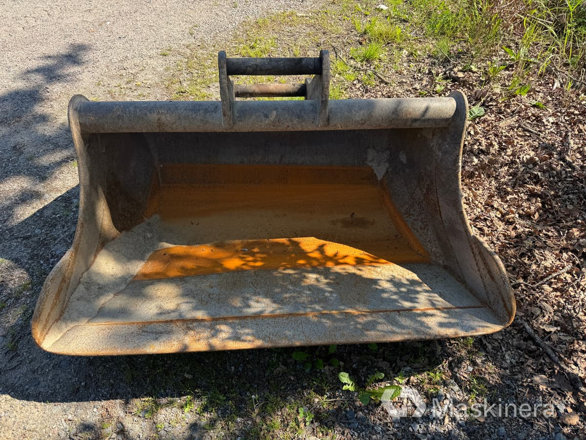 Grävskopa SMP S60 - Godet pour pelle pour Engins de chantier: photos 4 Grävskopa SMP S60 - Godet pour pelle pour Engins de chantier: photos 4