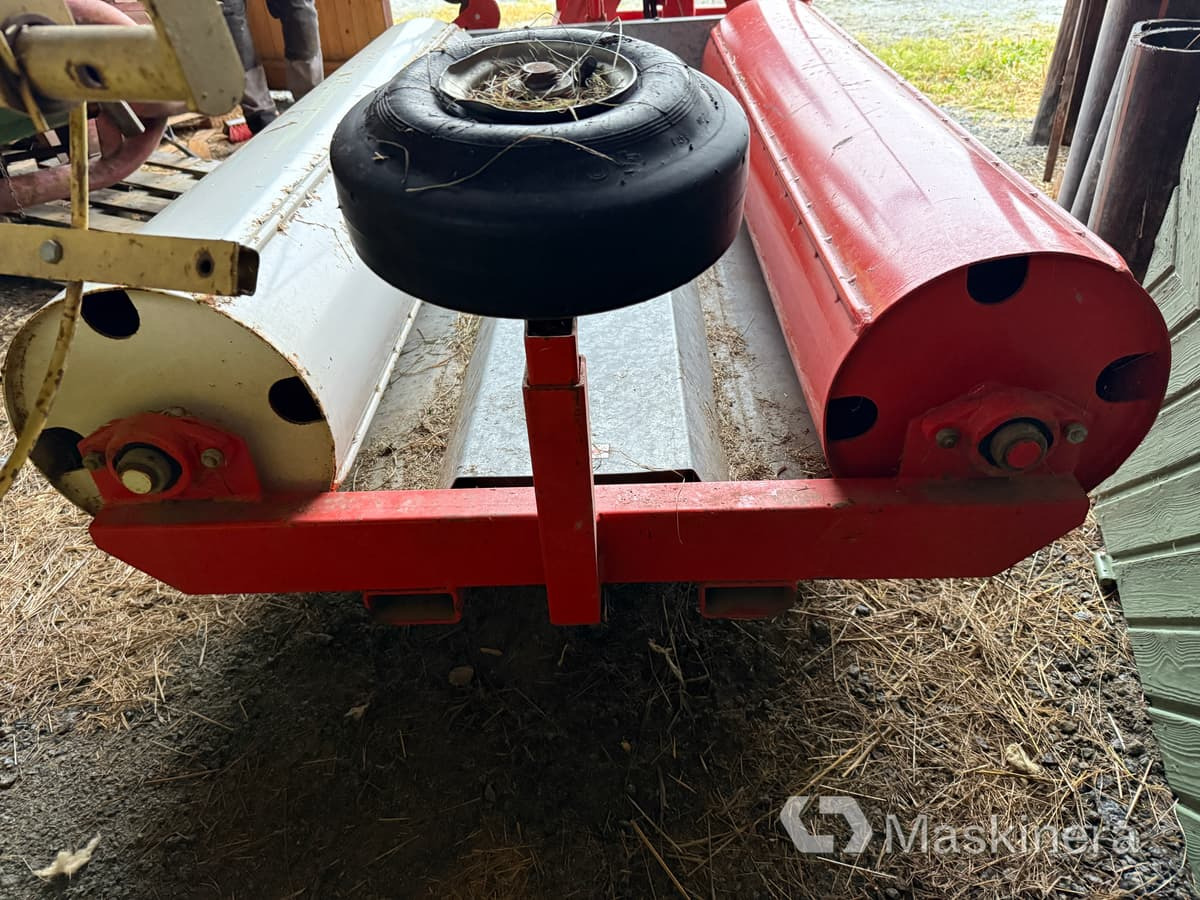 Inplastare Ysta Bale wrap 1600 med sidospakar - Enrubanneuse: photos 5 Inplastare Ysta Bale wrap 1600 med sidospakar - Enrubanneuse: photos 5