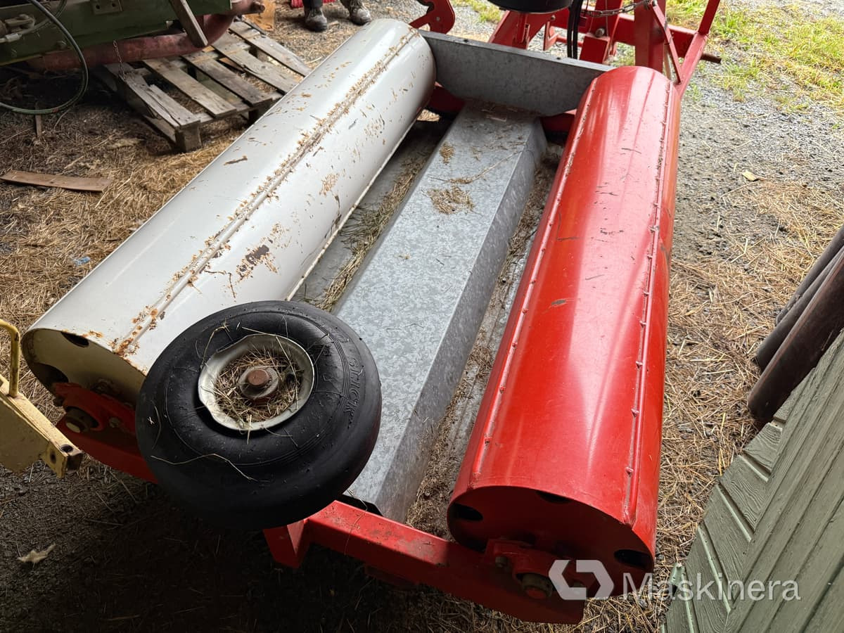 Inplastare Ysta Bale wrap 1600 med sidospakar - Enrubanneuse: photos 4 Inplastare Ysta Bale wrap 1600 med sidospakar - Enrubanneuse: photos 4