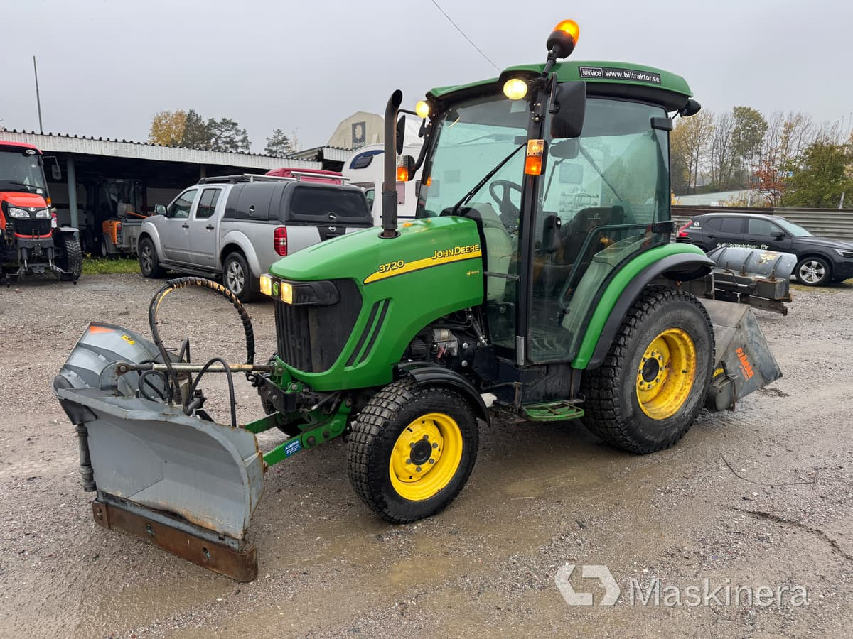 Kompakttraktor John Deere 3720 - Micro tracteur: photos 1 Kompakttraktor John Deere 3720 - Micro tracteur: photos 1