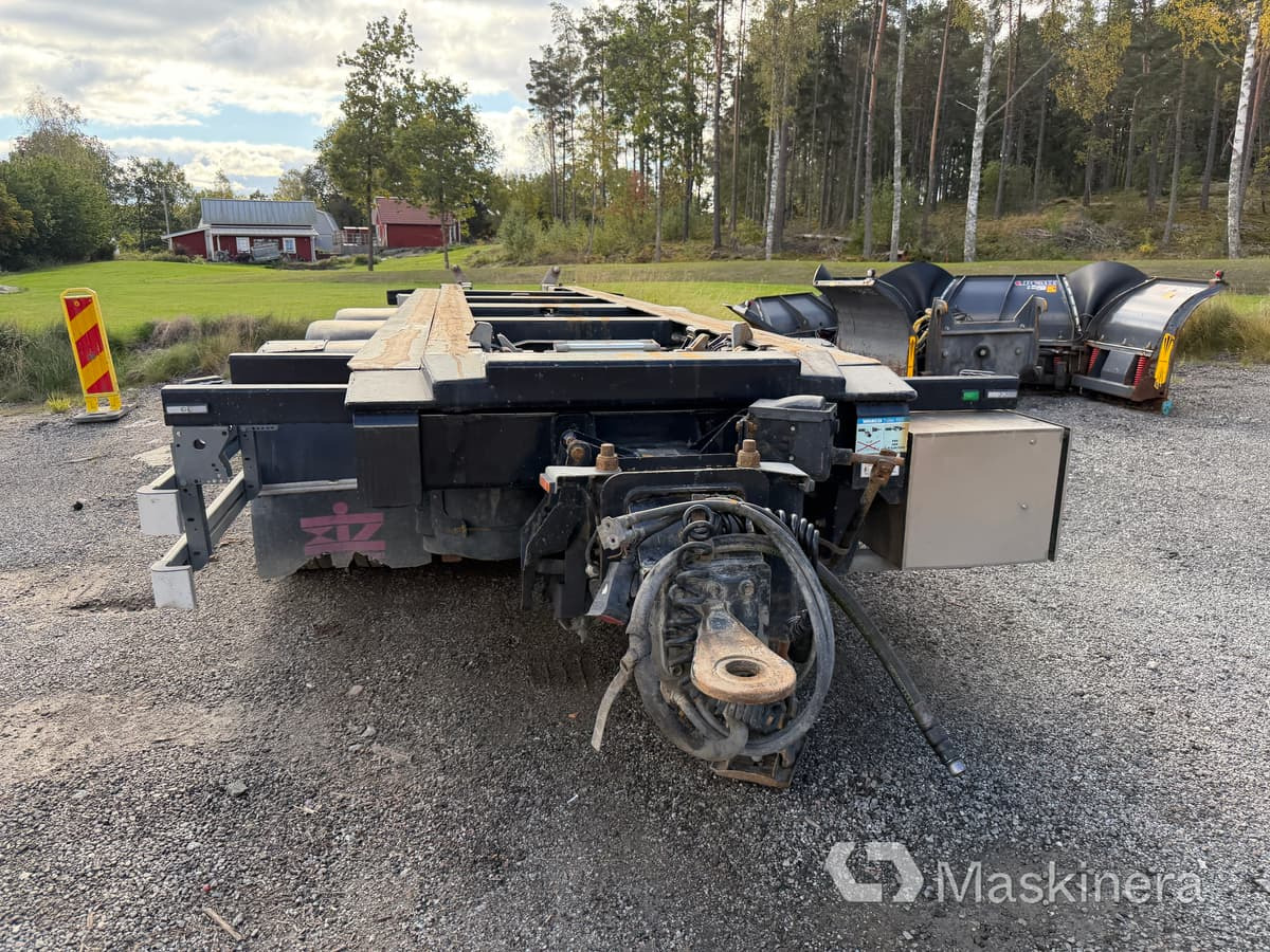 Lastväxlarkärra 3-axlad med tipp CMT Chojnice PT 12-20 - Remorque ampliroll/ Multibenne: photos 2 Lastväxlarkärra 3-axlad med tipp CMT Chojnice PT 12-20 - Remorque ampliroll/ Multibenne: photos 2