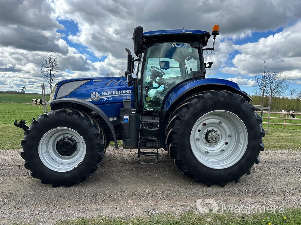 New Holland T7.270 AC 4WD Traktor New Holland T7.270 AC 4WD - Tracteur agricole: photos 2 New Holland T7.270 AC 4WD Traktor New Holland T7.270 AC 4WD - Tracteur agricole: photos 2