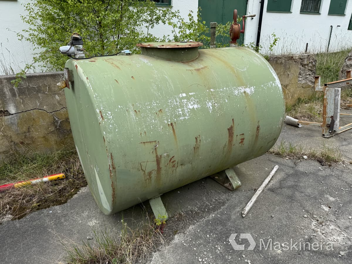SCF Farmaraggregat Farmartank 1500 Liter - Citerne: photos 1 SCF Farmaraggregat Farmartank 1500 Liter - Citerne: photos 1