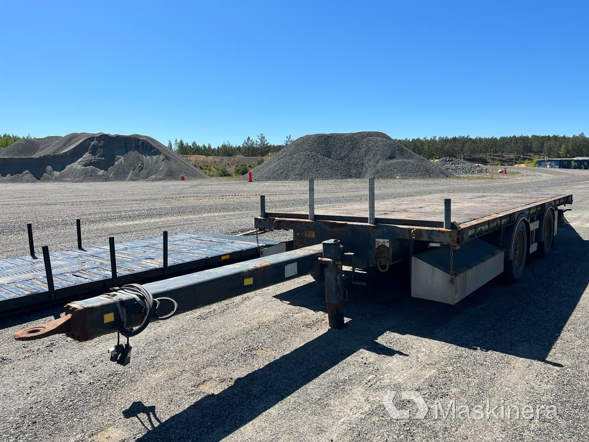 Släp Närko C2YP53G11 med ramper - Remorque porte-engin surbaissée: photos 1 Släp Närko C2YP53G11 med ramper - Remorque porte-engin surbaissée: photos 1